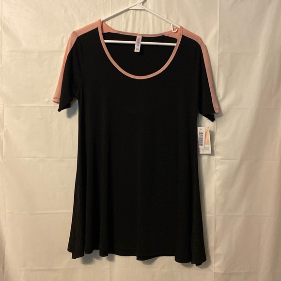 NWT LULaRoe black with pink on top of sleeves. Size xs. 95 polyester 5 spandex - Picture 1 of 8